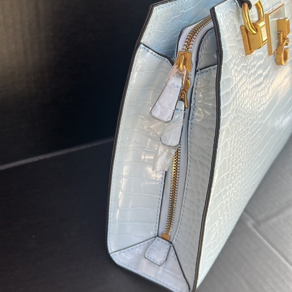 New GUESS Women’s Stephi Girlfriend Satchel - Picture 4 of 14